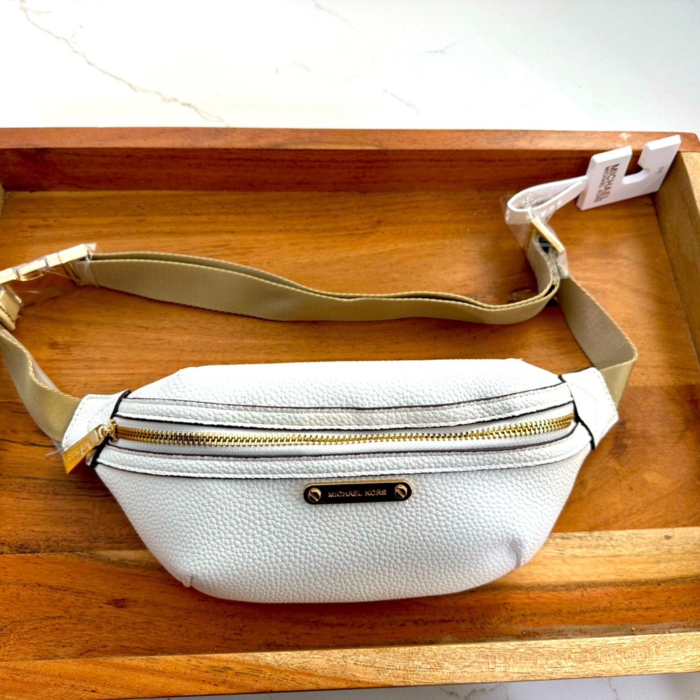 NWT MICHAEL Michael Kors white leather belt bag.